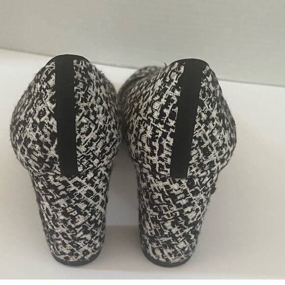 Womens Talbots Kelsey Shoes Black White Tweed Slip on Block Heels Pumps Size 9.5 - Picture 3 of 6